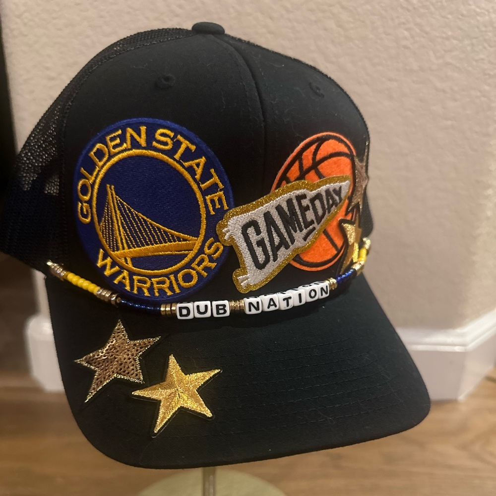 Golden State Warriors basketball Black Patch Trucker Hat